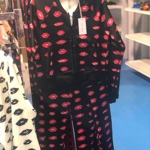 Women/girls tracksuit women’s sweatsuit brand new